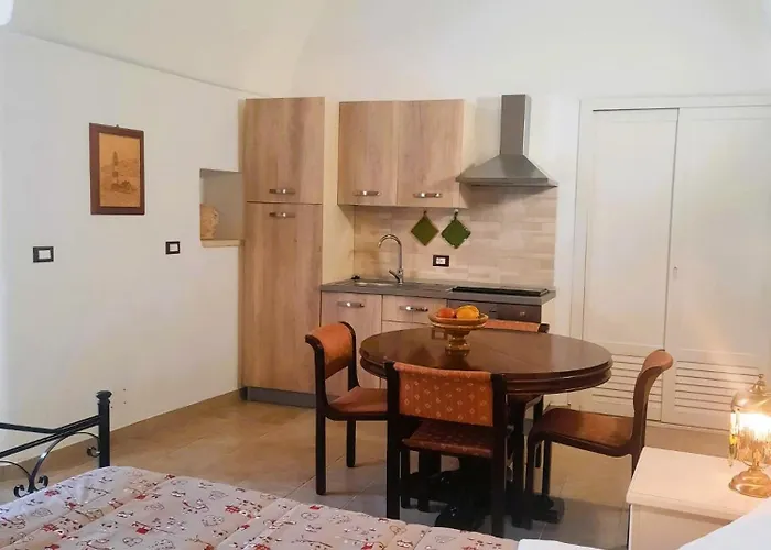Corte San Vincenzo דירה אוג'נטו